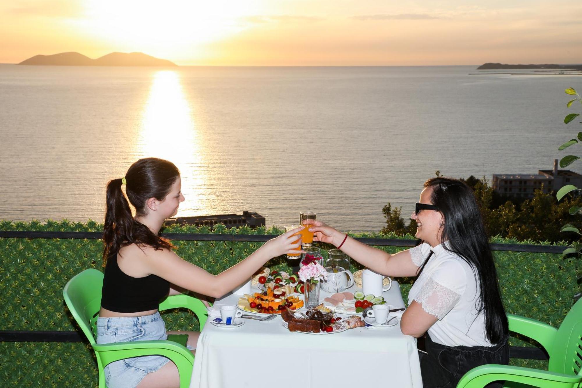Vila Dena Vlorë Exteriér fotografie